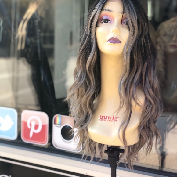 Ash Grey beach waves Lacefront realistic Wig 2020 - Picture 7 of 8